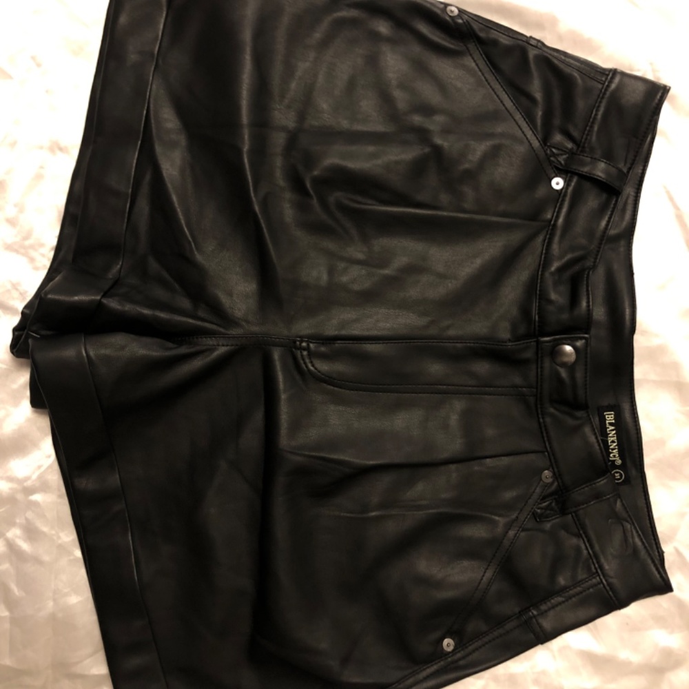 Shorts - Picture 4 of 4